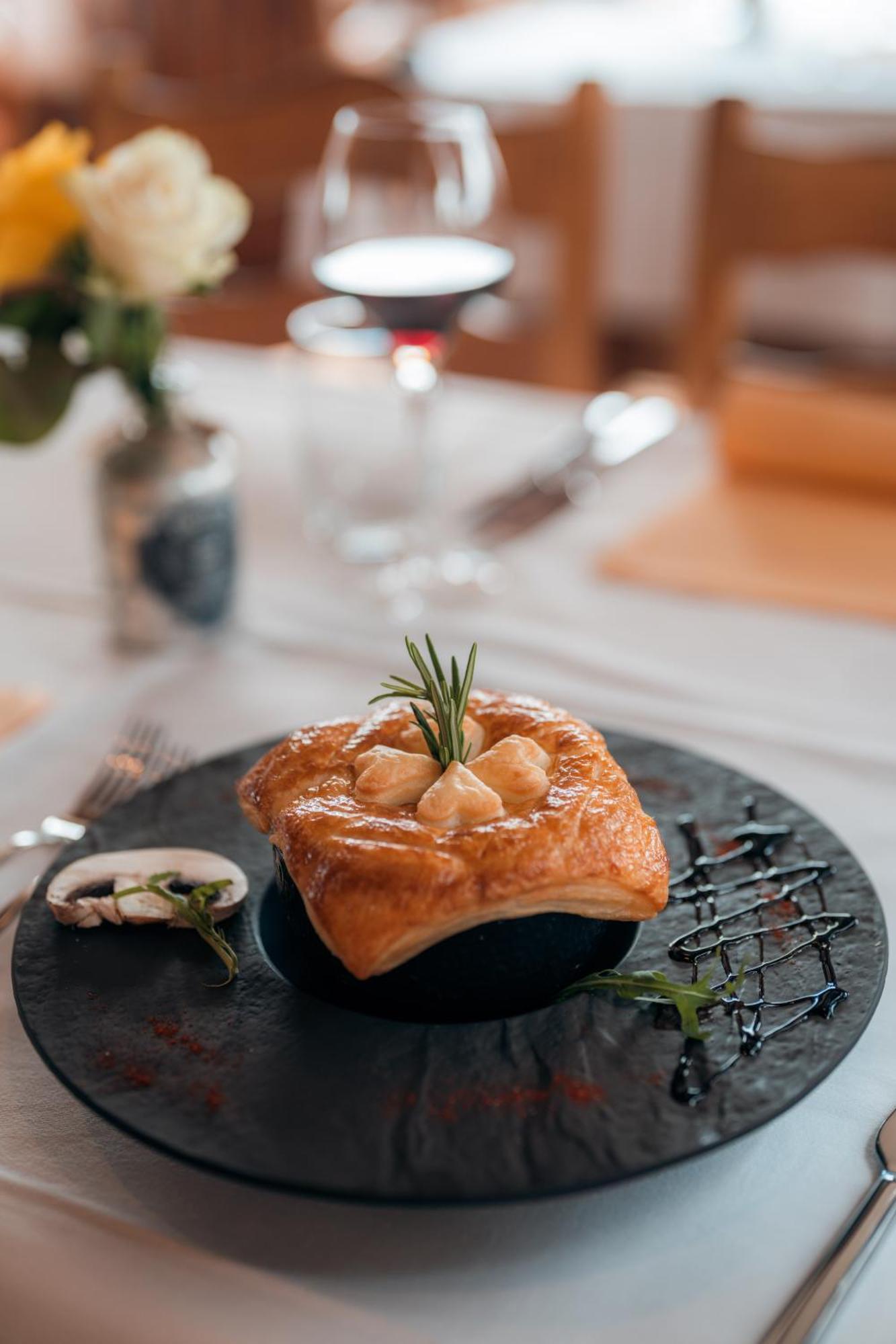 Relais Fleuri Hotel Chermignon-d'en Bas Екстериор снимка
